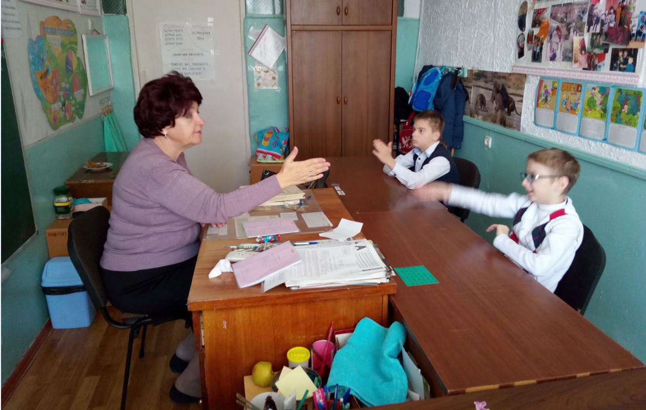 Алие Мамутова — профессионал жестовой речи