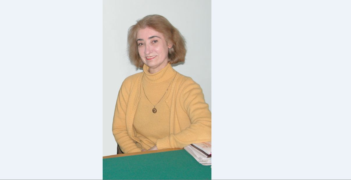 Лейля АЛЯДИНОВА: «Отец учил меня – ни дня без строчки»