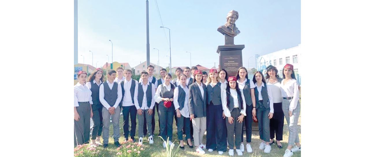 Памятник Алиме Абденановой