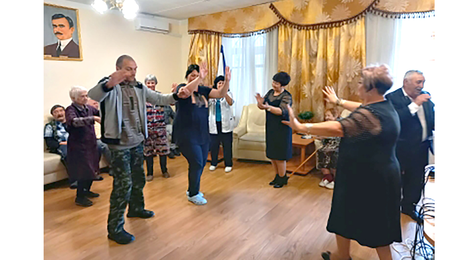 Музыкальный подарок нашим старикам